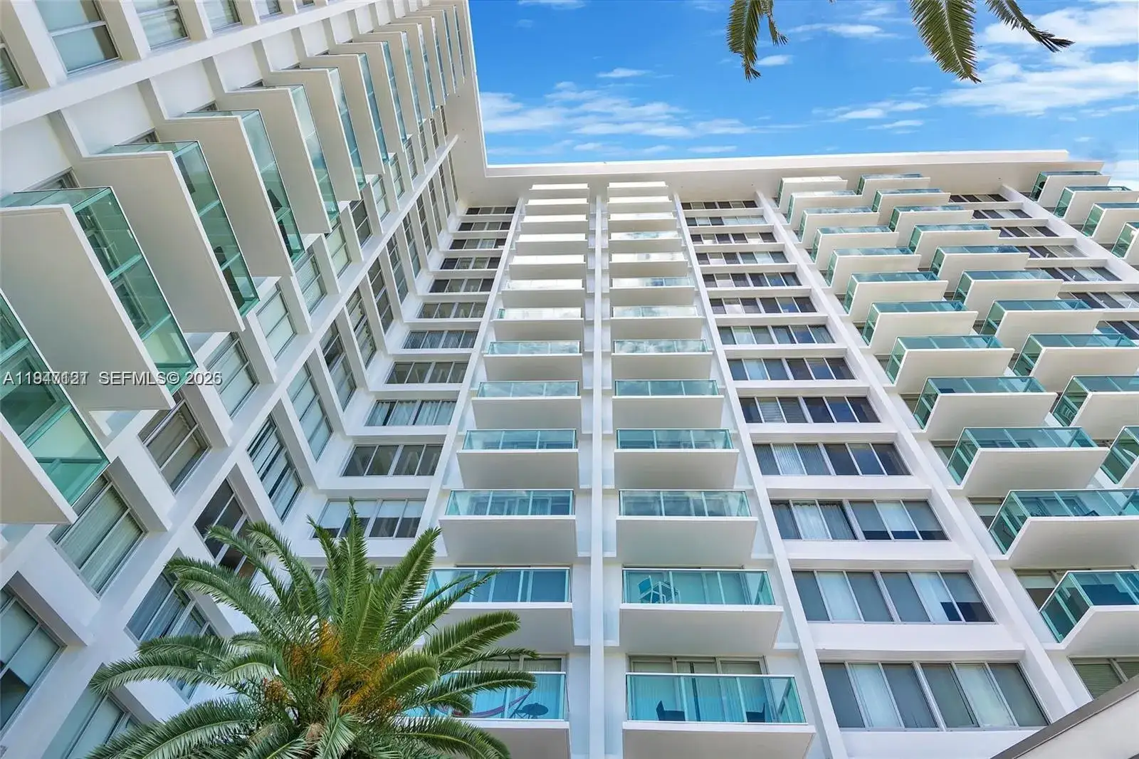 1 bedroom 1 bath Residential for sale at 1000 West Ave # 709, Miami Beach FL 33139