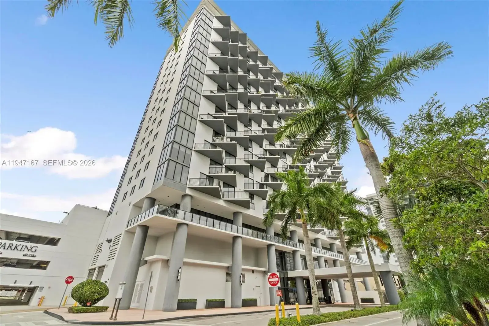 1 bedroom 1 bath Residential for sale at 5252 NW 85th Ave # 605, Doral FL 33166