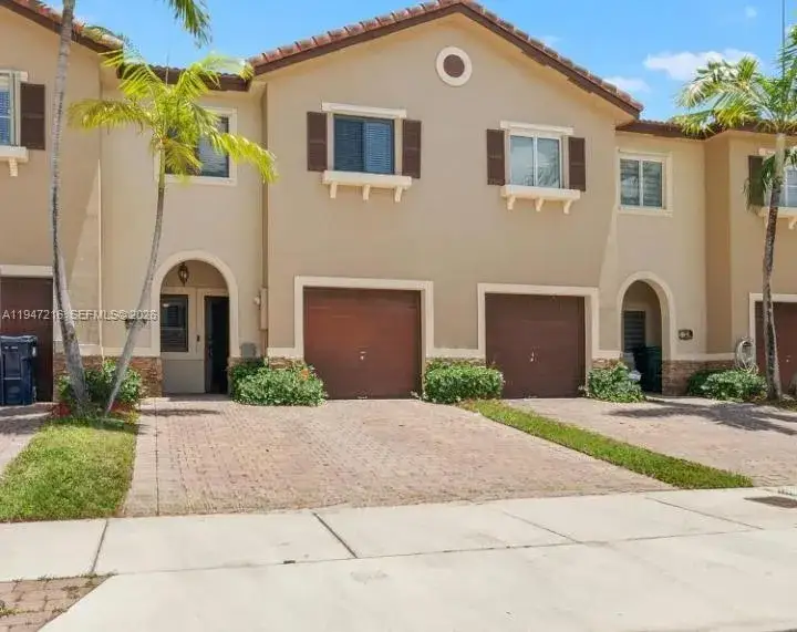 3 bedroom 3 bath Residential for sale at 8884 SW 220th Ln, Cutler Bay FL 33190