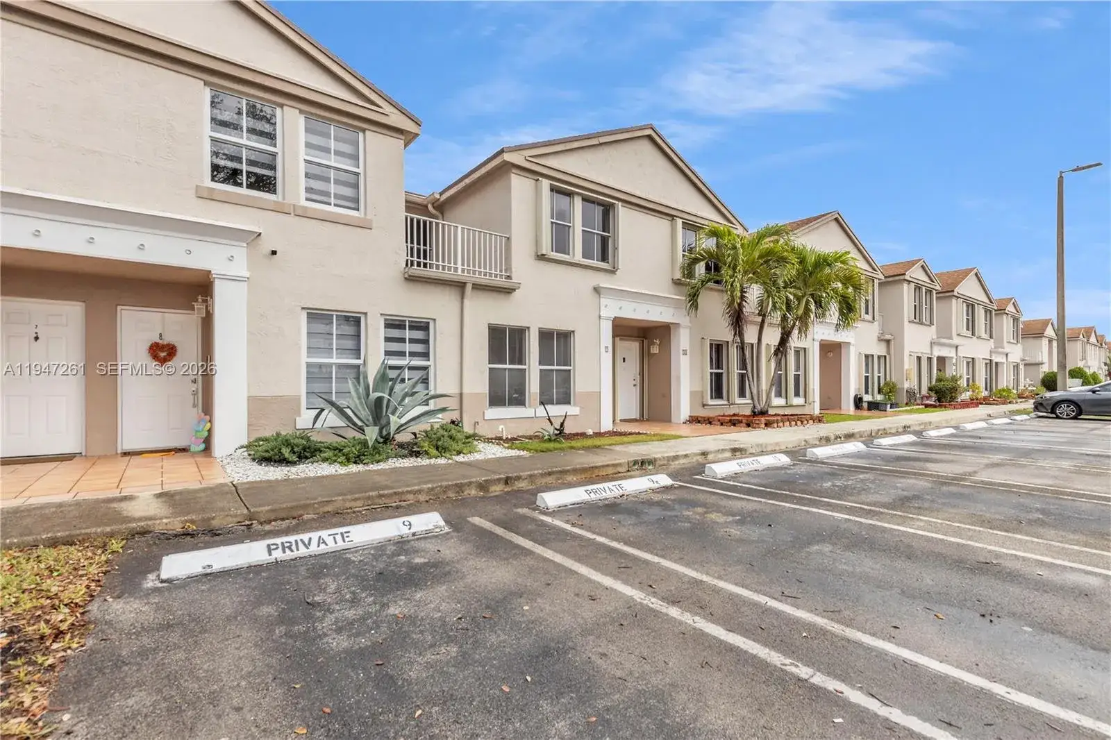 3 bedroom 2 bath Residential Lease for rent at 9193 Fontainebleau Blvd # 209, Miami FL 33172