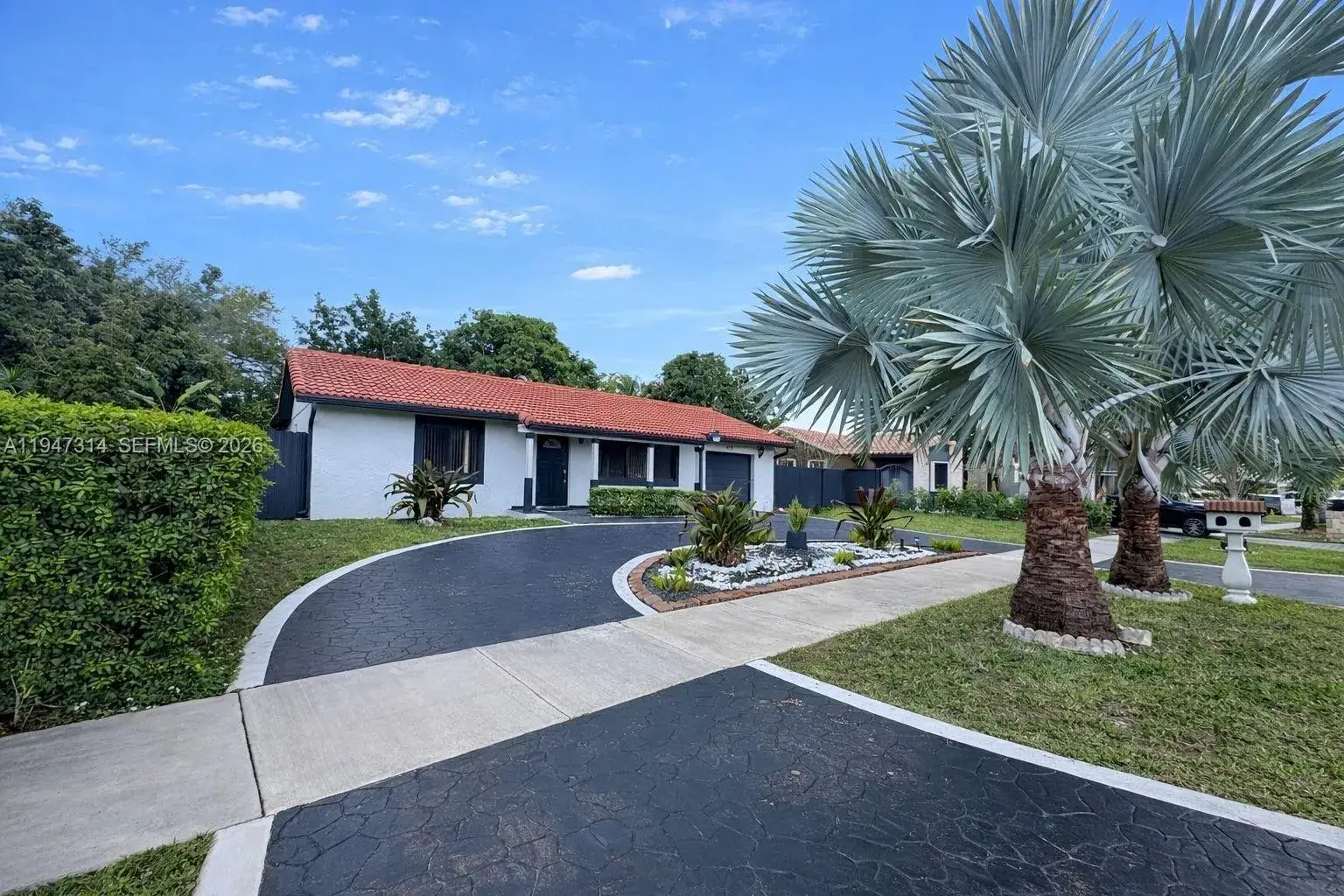 3 bedroom 2 bath Residential for sale at 6875 SW 148th Ct, Miami FL 33193