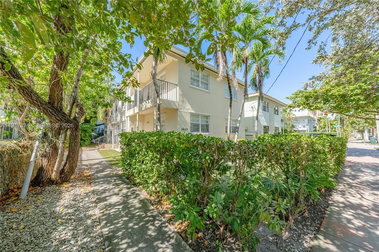 Commercial Sale for sale at 1610 Bay Rd, Miami Beach FL 33139