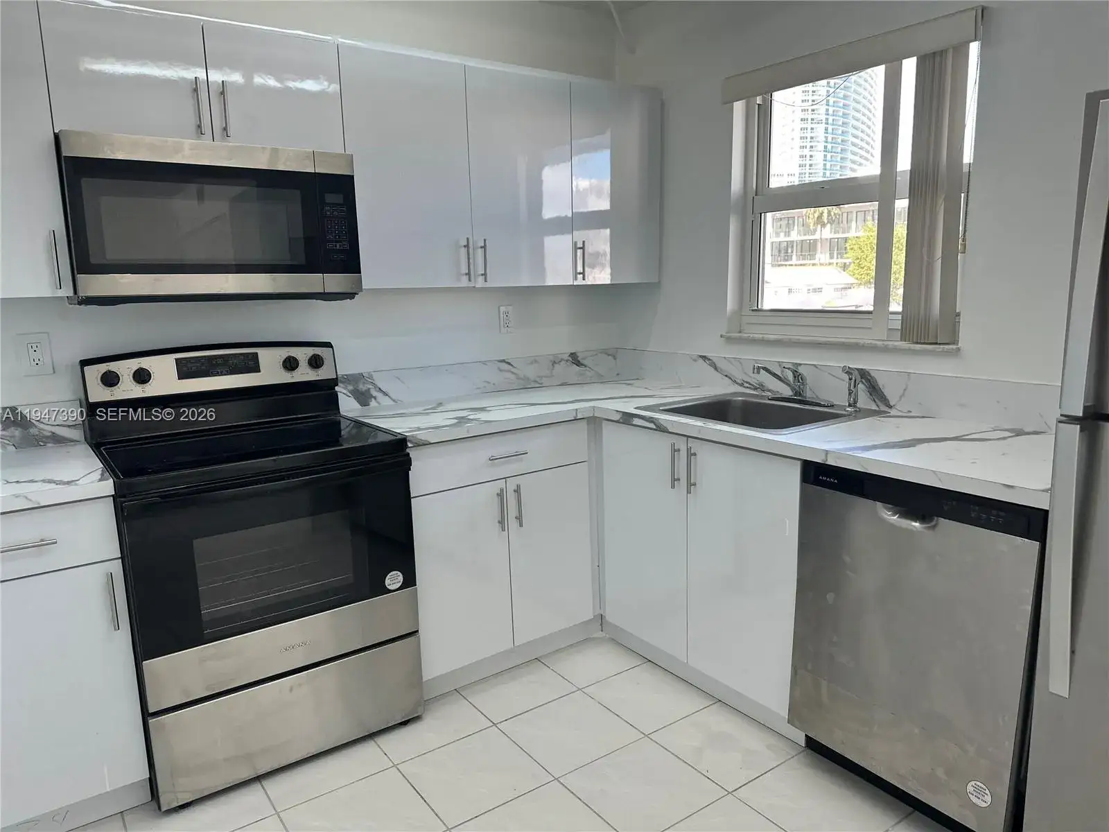 1 bedroom 1 bath Residential for sale at 1345 West Ave # 303, Miami Beach FL 33139