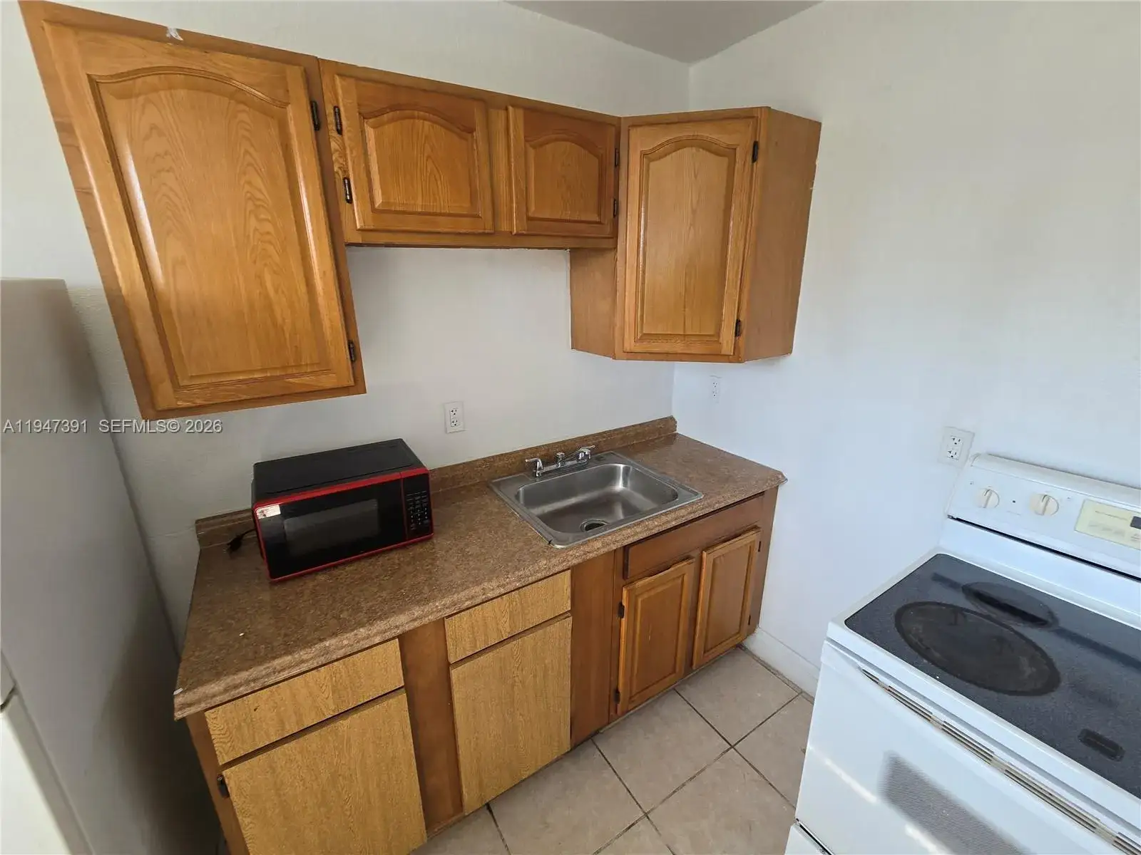 1 bedroom 1 bath Residential Lease for rent at 535 NW 7th St # 10, Miami FL 33136