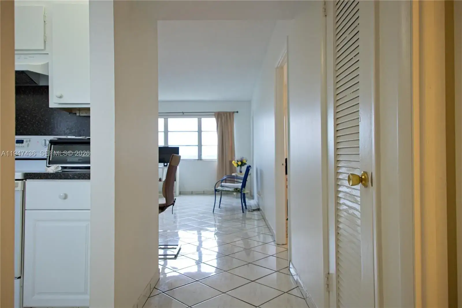 1 bedroom 1 bath Residential for sale at 2309 Park Ln # 304, Hollywood FL 33021