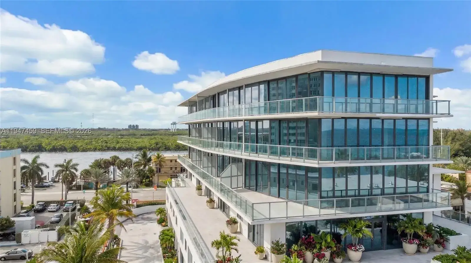 3 bedroom 2 bath Residential for sale at 3319 N Ocean Drive, Hollywood FL 33019