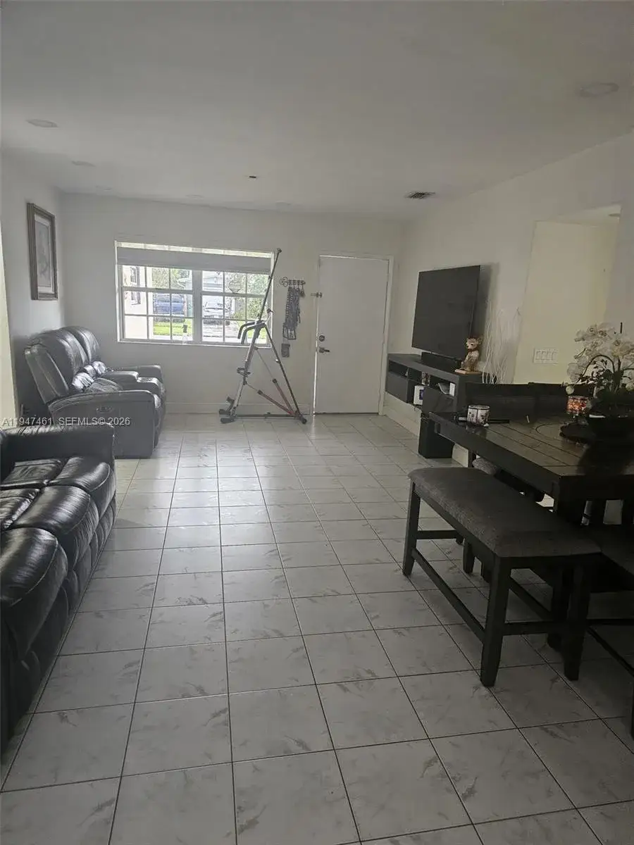 3 bedroom 2 bath Residential for sale at 8930 SW 197th Ter, Cutler Bay FL 33157