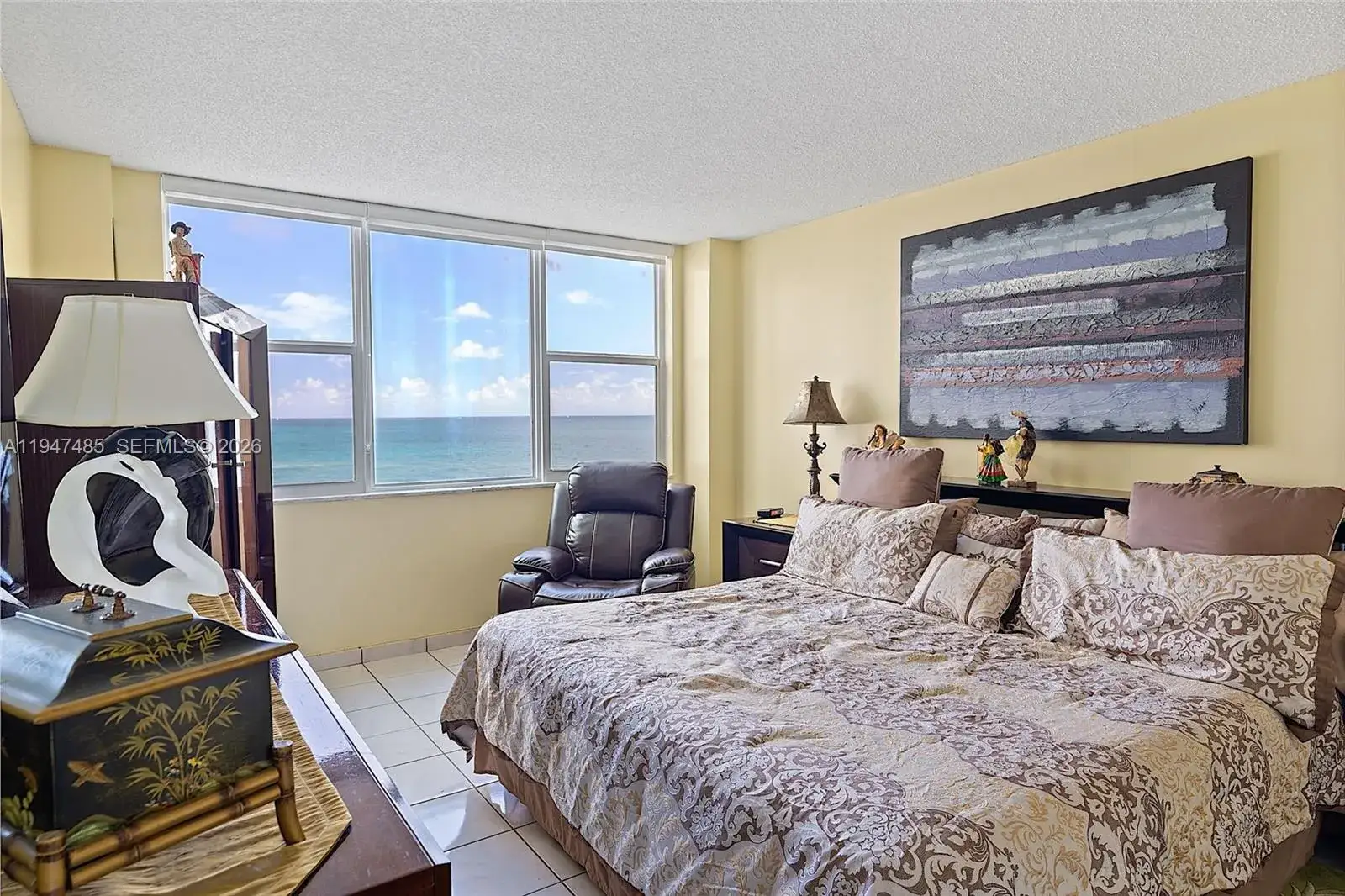 1 bedroom 1 bath Residential Lease for rent at 3180 S Ocean Dr # 402, Hallandale Beach FL 33009
