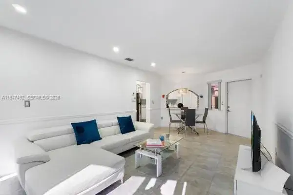 1 bedroom 1 bath Residential for sale at 18630 NE 18th Ave # 235, Miami FL 33179