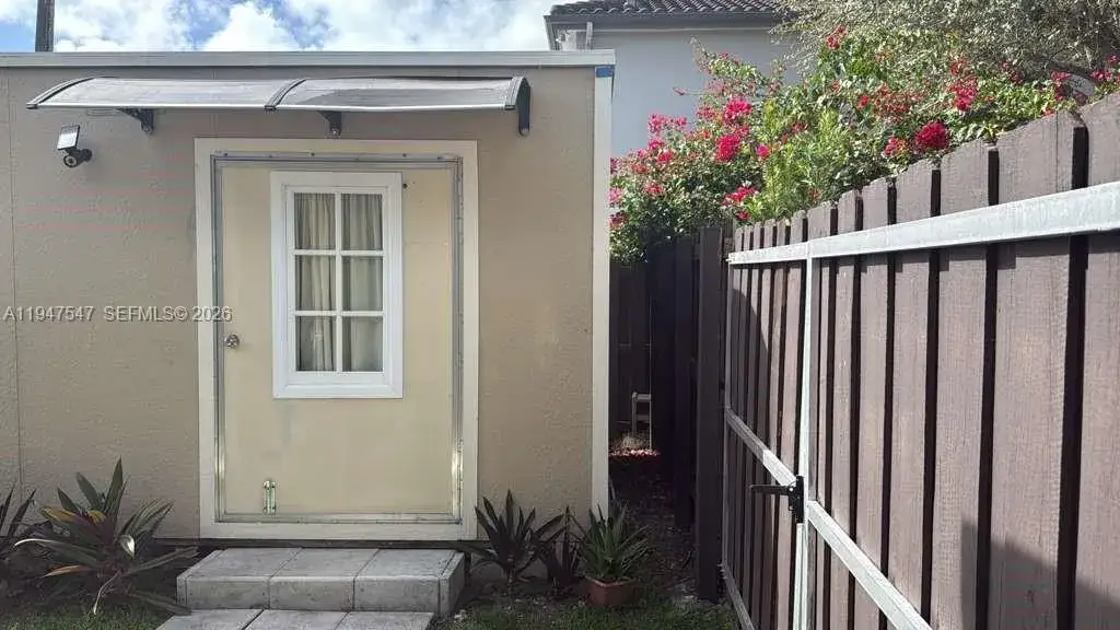 1 bath Residential Lease for rent at 15290 SW 117th Ter # 1, Miami FL 33196