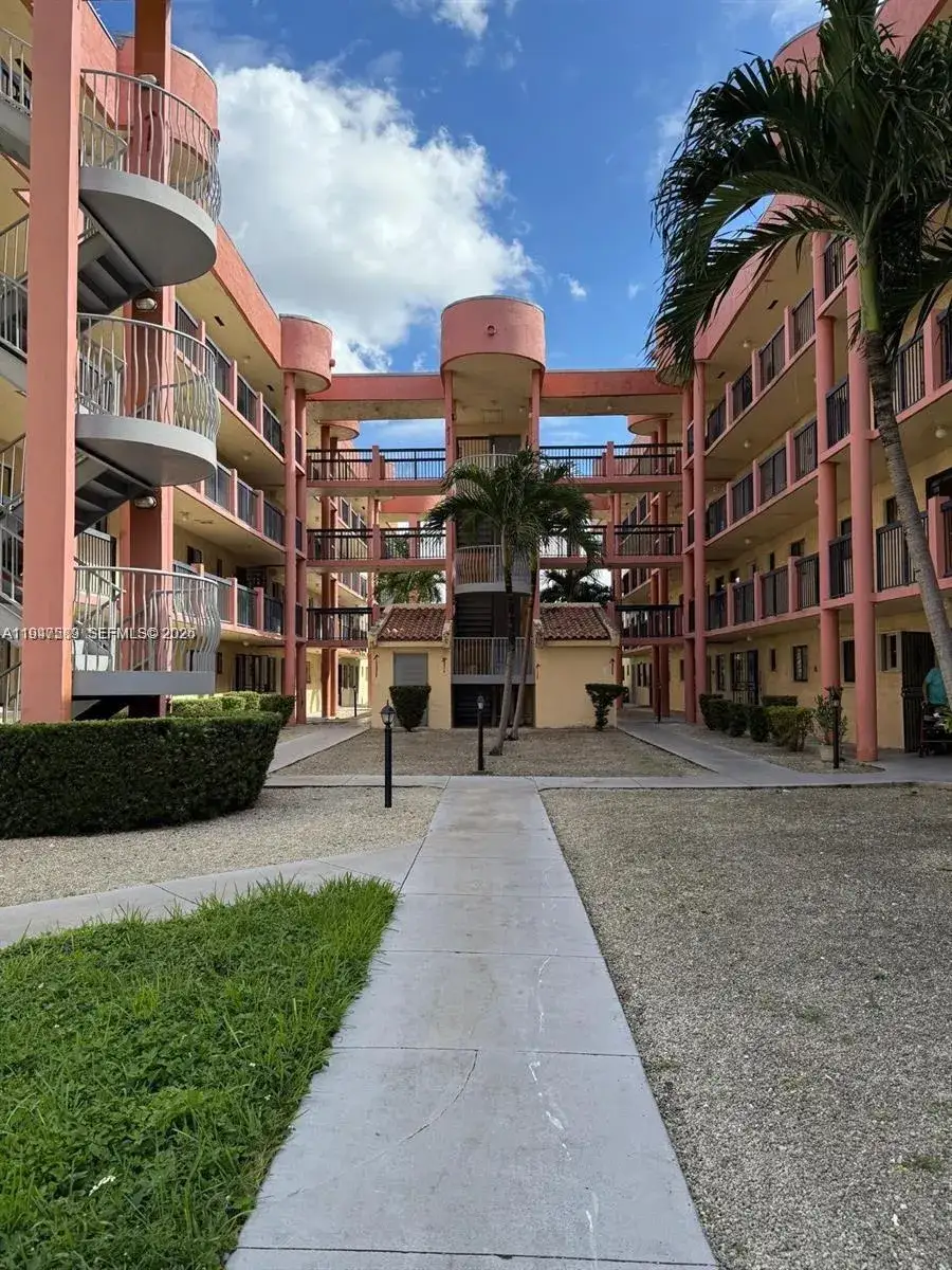 2 bedroom 2 bath Residential Lease for rent at 5290 W 21st Ct # 307, Hialeah FL 33016