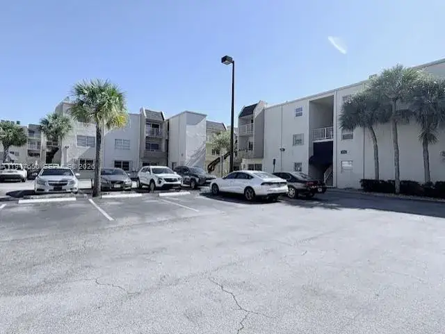 1 bedroom 1 bath Residential Lease for rent at 7775 SW 86th St # 206, Miami FL 33143