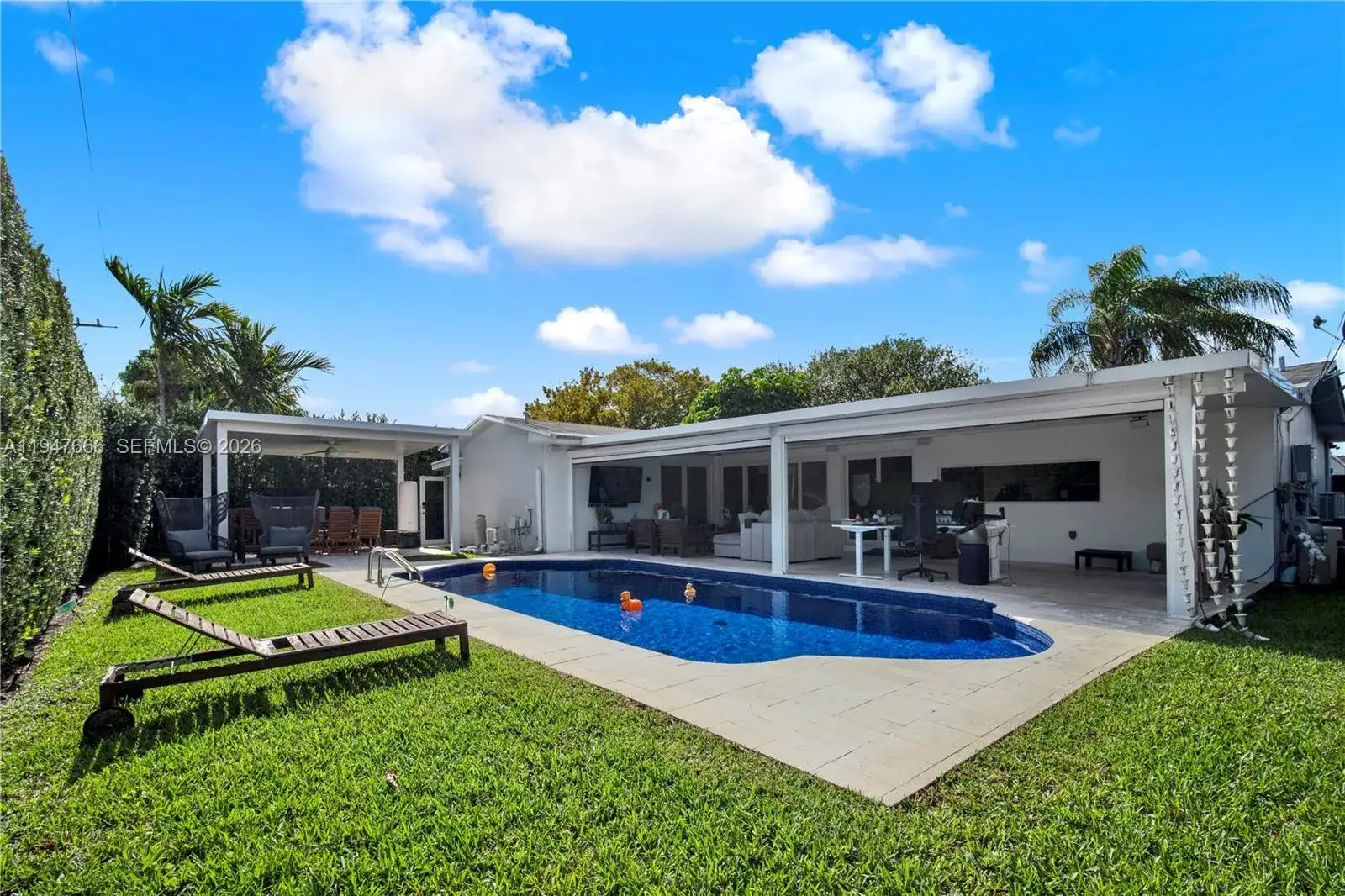 3 bedroom 2 bath Residential for sale at 21015 NE 19th Ct, Miami FL 33179