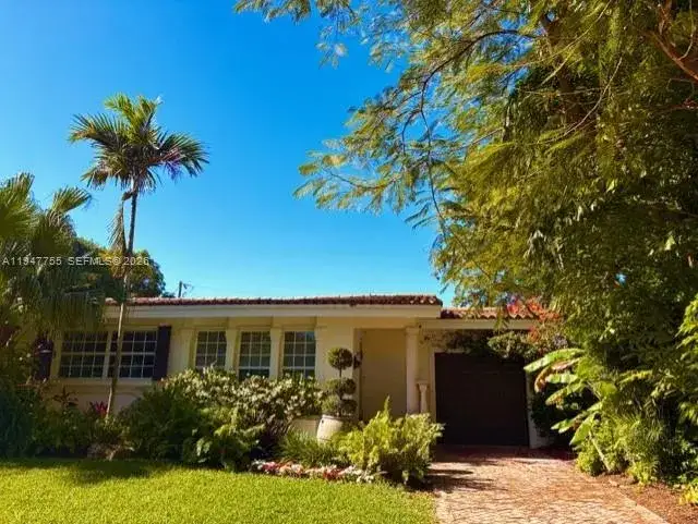 3 bedroom 2 bath Residential for sale at 300 Manor Pl, Coral Gables FL 33133