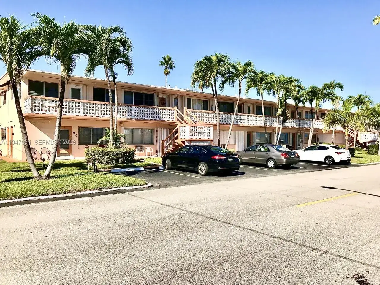 1 bedroom 1 bath Residential for sale at 900 SW 11th Ave # 7C, Hallandale Beach FL 33009