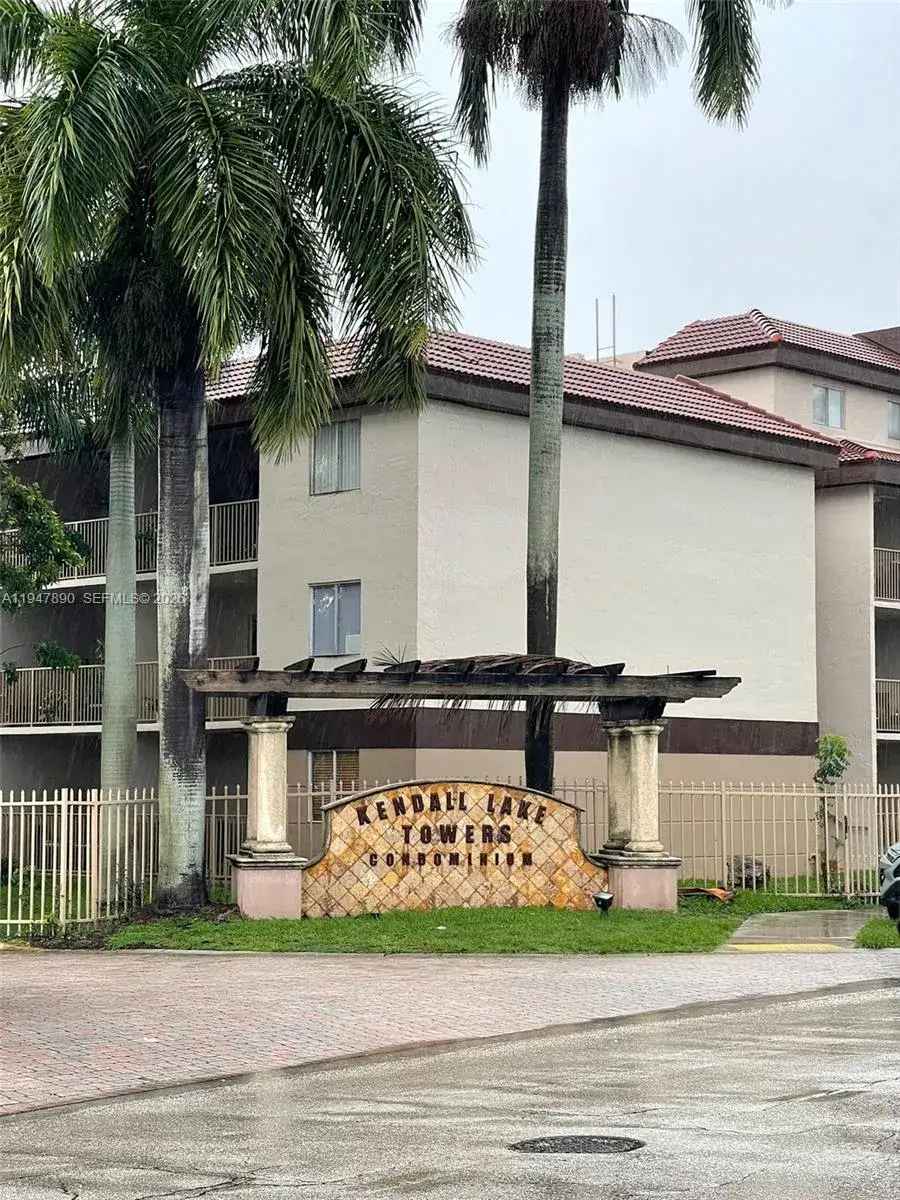 2 bedroom 2 bath Residential Lease for rent at 15221 SW 80th St # 313, Miami FL 33193