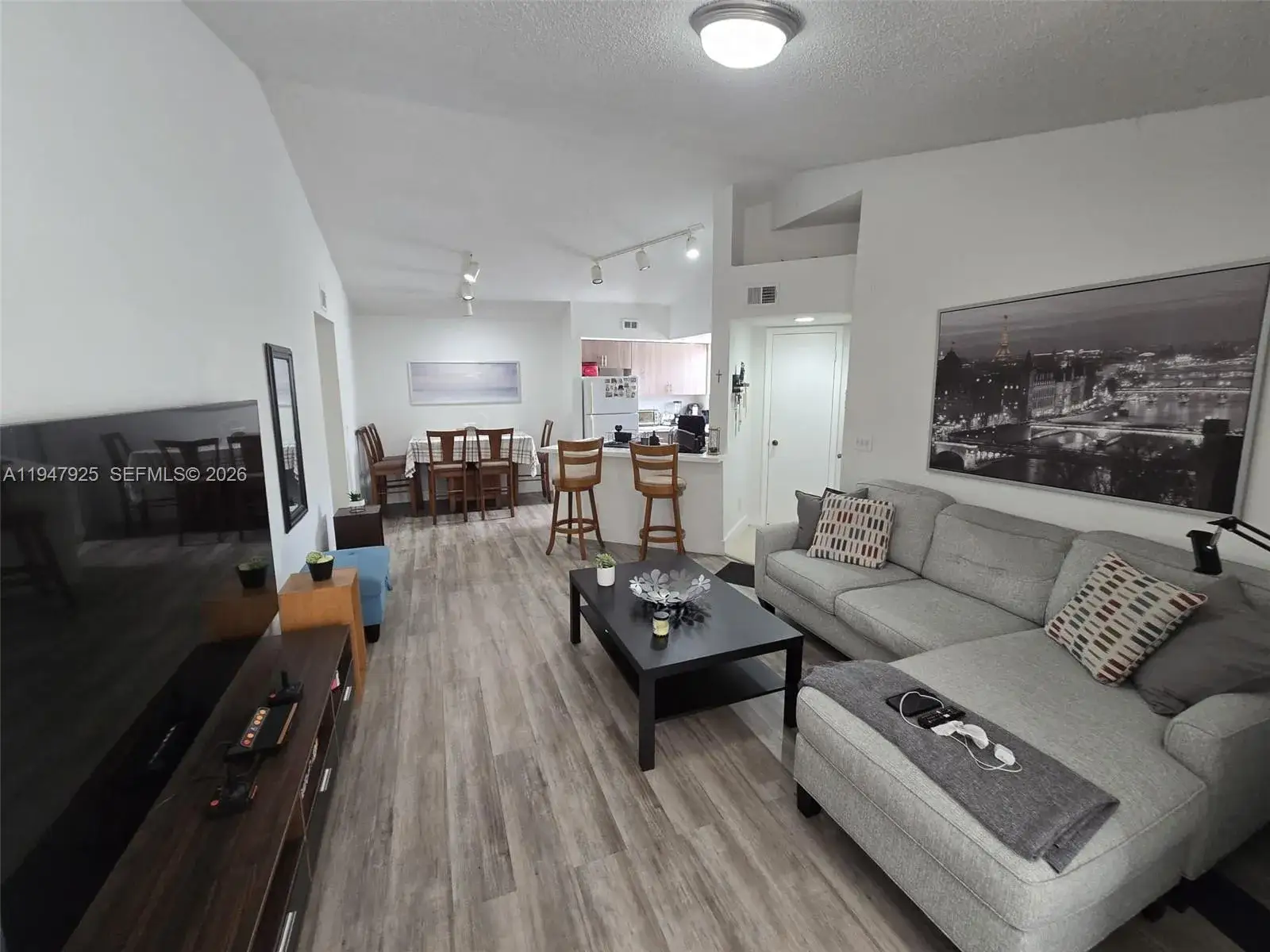 2 bedroom 1 bath Residential Lease for rent at 12840 Vista Isles Dr # 622, Sunrise FL 33325