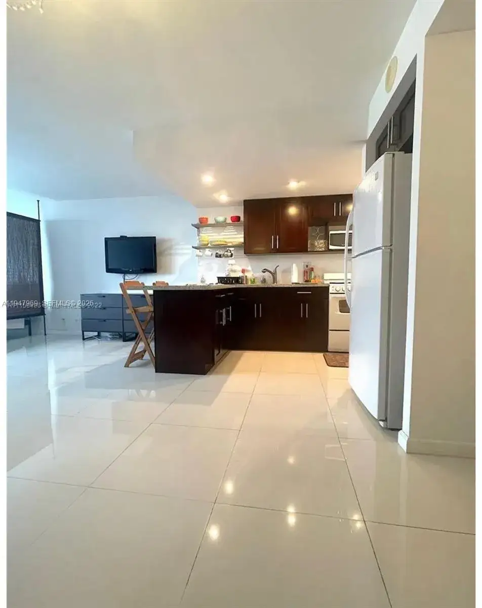 1 bath Residential Lease for rent at 251 174th St # 1810, Sunny Isles Beach FL 33160