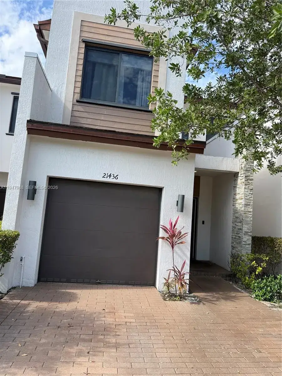 3 bedroom 2 bath Residential for sale at 21436 NE 2nd Ct, Miami FL 33179