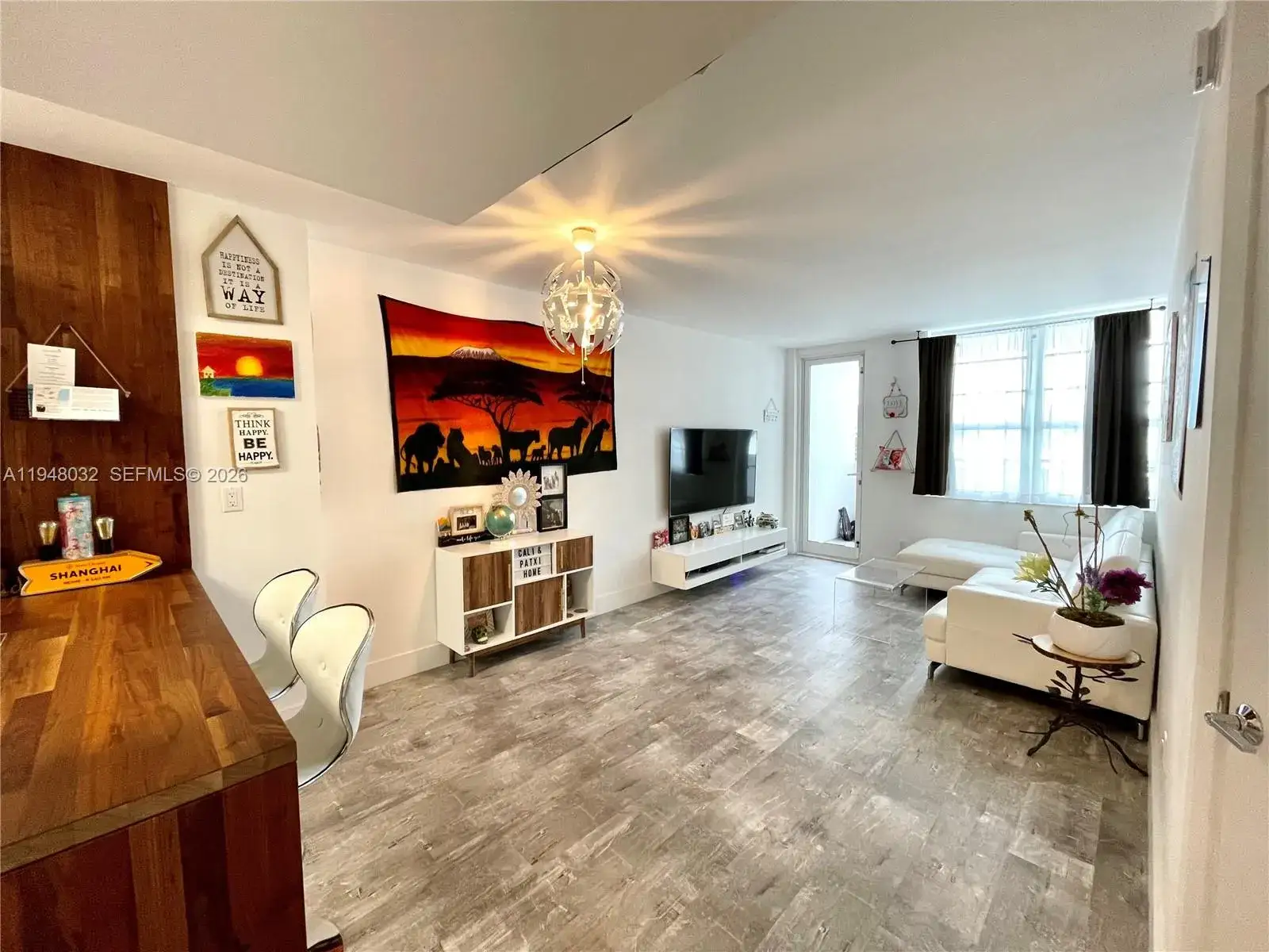 1 bedroom 1 bath Residential Lease for rent at 100 Lincoln Rd # 518, Miami Beach FL 33139