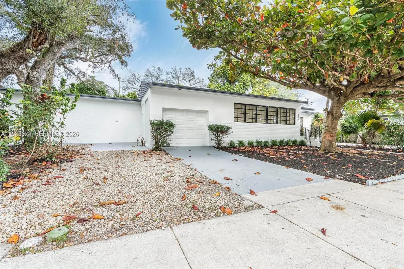 1 bedroom 1 bath Residential Lease for rent at 675 NE 159th St # 0, Miami FL 33162
