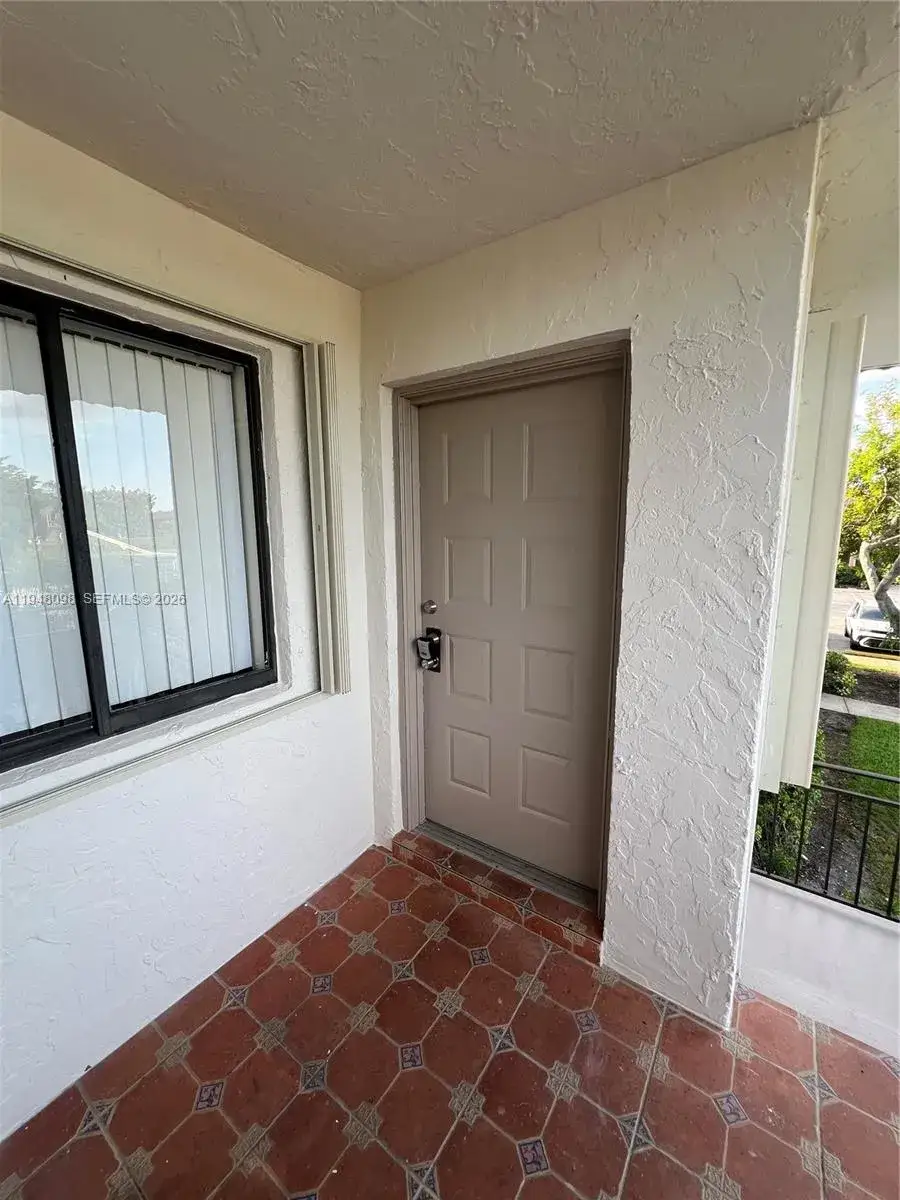2 bedroom 2 bath Residential for sale at 379 Lakeview Dr # 205, Weston FL 33326