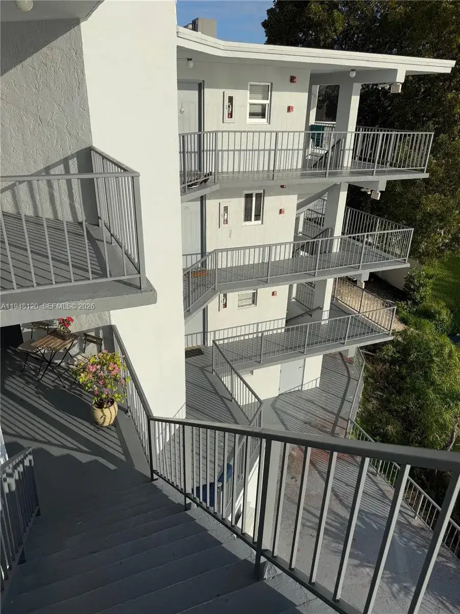 2 bedroom 1 bath Residential for sale at 7105 W 13th Ave # 402, Hialeah FL 33014