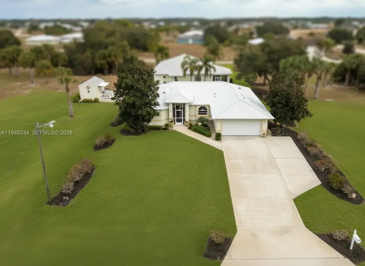 3 bedroom 3 bath Residential for sale at 1197 April Ave, La Belle FL 33935