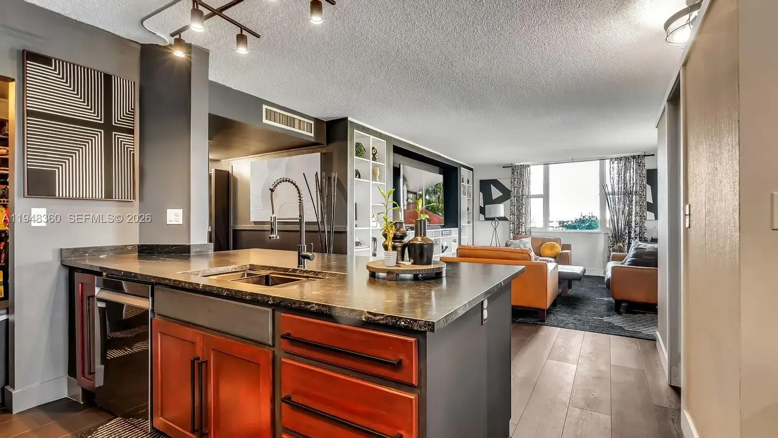 2 bedroom 2 bath Residential for sale at 3800 Hillcrest Dr # 401, Hollywood FL 33021