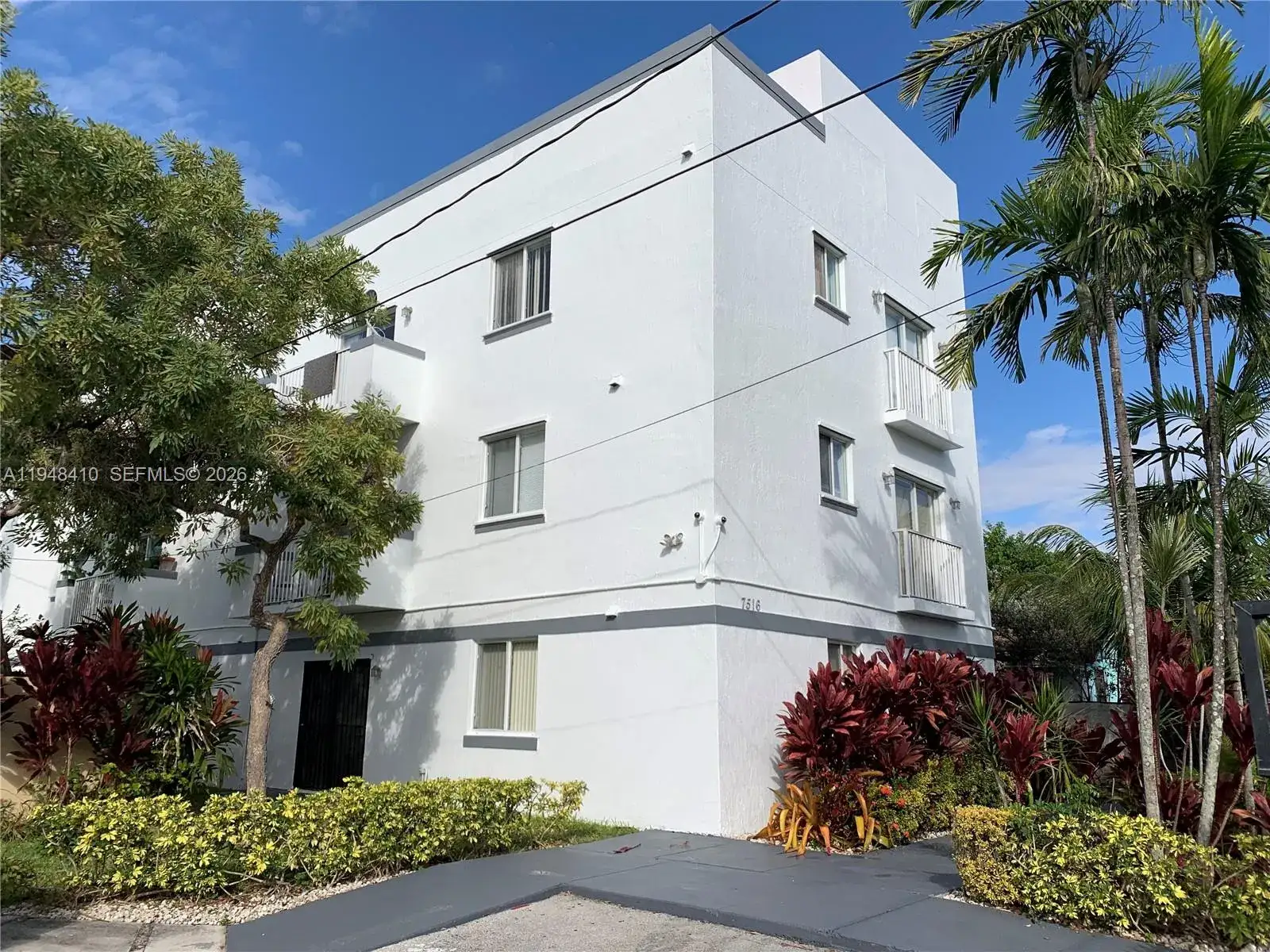 1 bedroom 1 bath Residential Lease for rent at 7516 NE 1st Ave # 202, Miami FL 33138