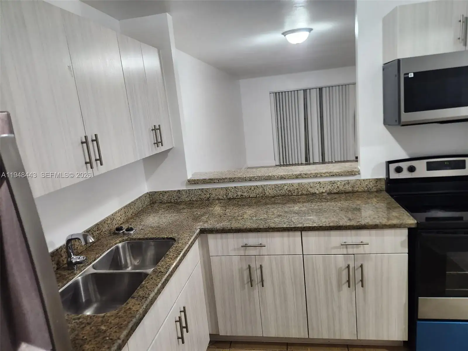 2 bedroom 2 bath Residential Lease for rent at 15201 NE 6th Ave # C202, Miami FL 33162