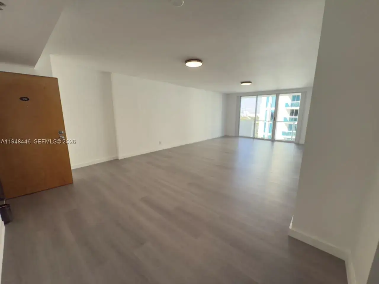 1 bedroom 1 bath Residential for sale at 9195 NE Collins Ave # 911, Surfside FL 33154