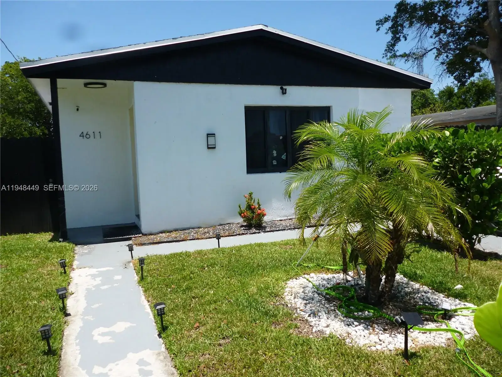 1 bedroom 1 bath Residential Lease for rent at 4611 SW 19th St # 1, West Park FL 33023