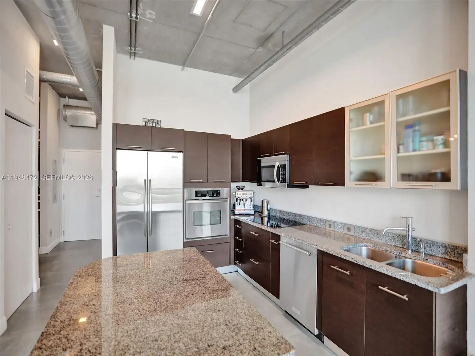 1 bedroom 2 bath Residential for sale at 3029 NE 188th St # 1024, Aventura FL 33180