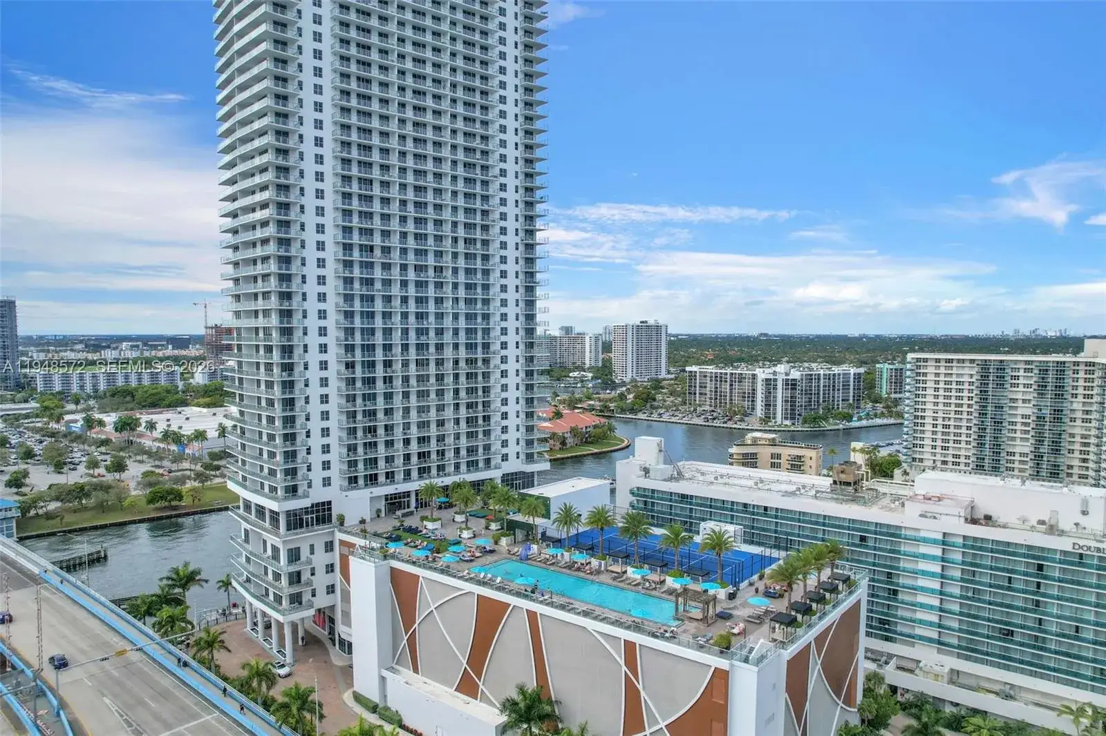 2 bedroom 2 bath Residential for sale at 4010 S Ocean Dr # R701, Hollywood FL 33019