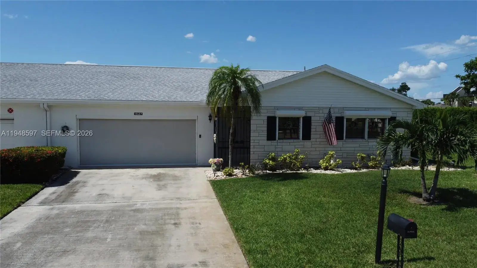 1527 Edgewater Circle, Fort Myers FL 33919