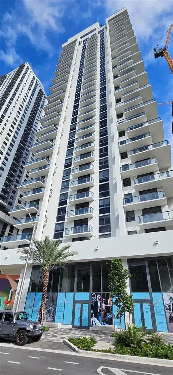 1 bedroom 1 bath Residential Lease for rent at 11 NE 6th St # 1911, Miami FL 33132