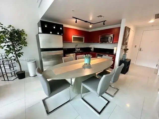 1 bedroom 1 bath Residential Lease for rent at 253 NE 2nd St # 421, Miami FL 33132