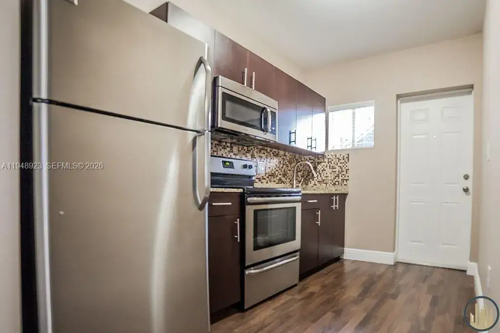 1 bedroom 1 bath Residential Lease for rent at 1752 NW 1st St # 4A, Miami FL 33125