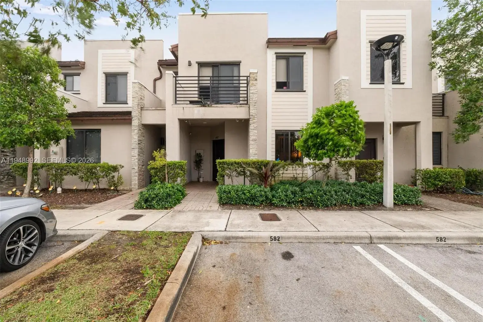 3 bedroom 3 bath Residential for sale at 582 NE 207th St, Miami FL 33179