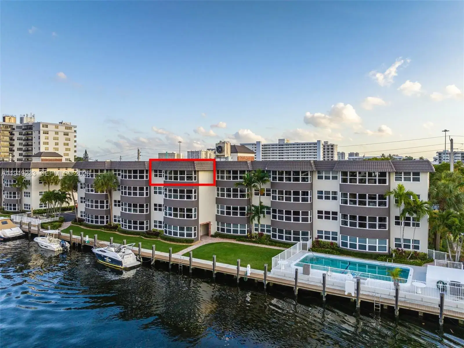 2 bedroom 2 bath Residential for sale at 3111 NE 51st St # 404C, Fort Lauderdale FL 33308