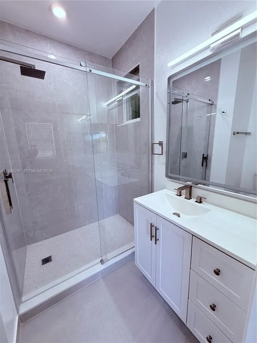3 bedroom 2 bath Residential Lease for rent at 11202 NW 83 ST # 207, Doral FL 33178