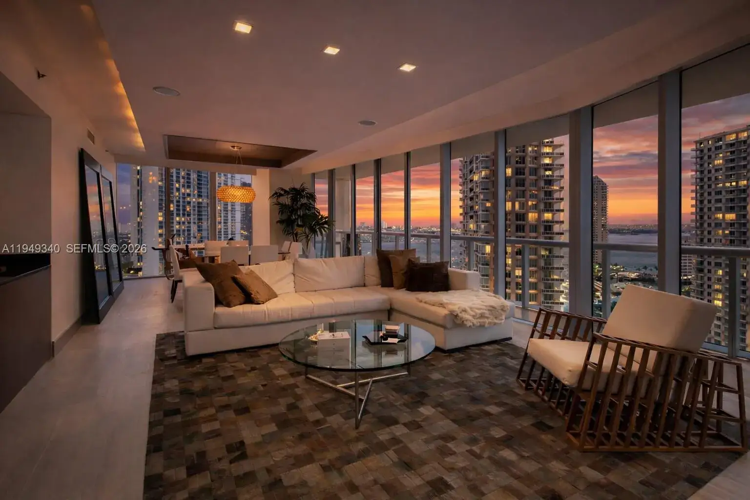 3 bedroom 2 bath Residential for sale at 465 Brickell Ave # 2101, Miami FL 33131