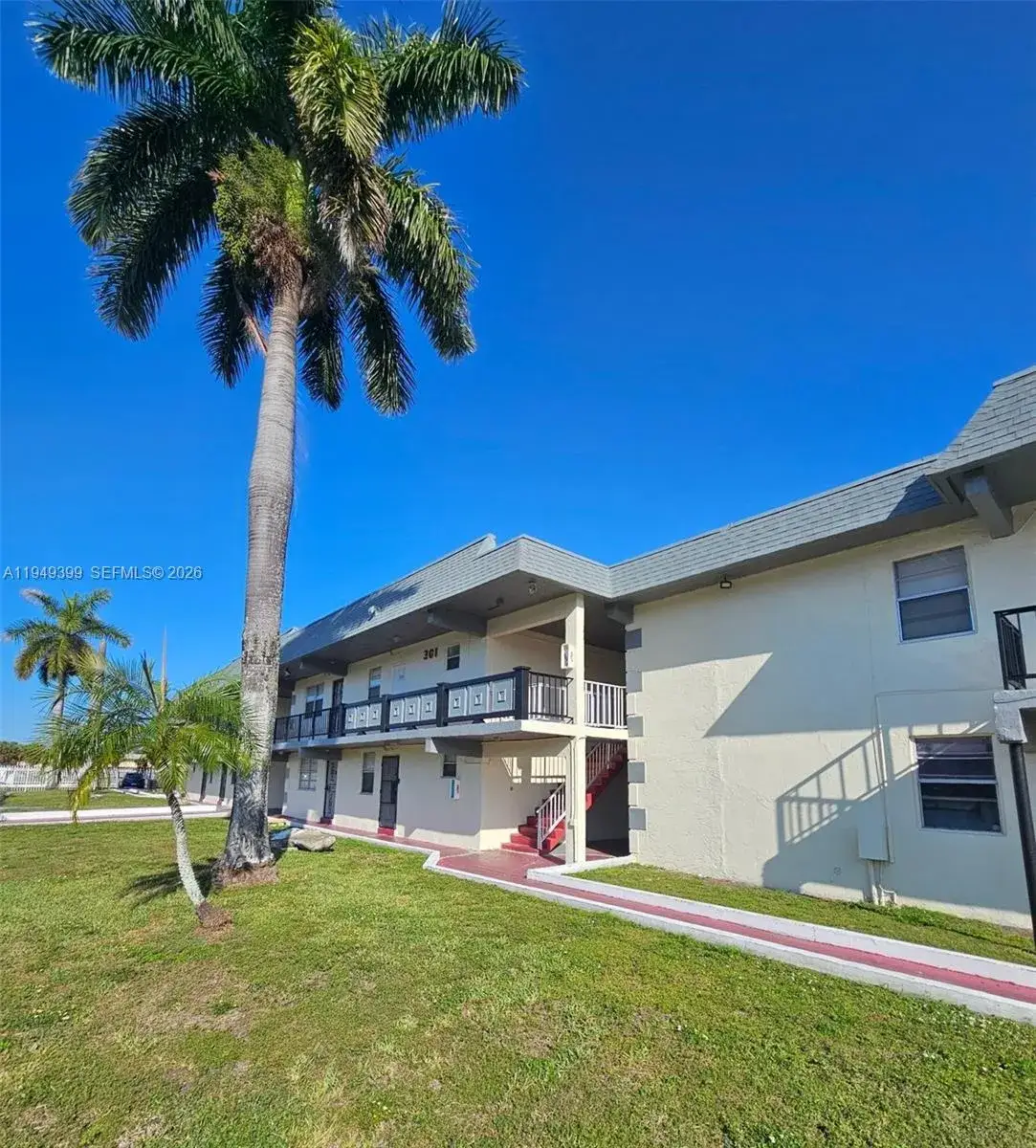 301 NW 177th St # 107, Miami Gardens FL 33169