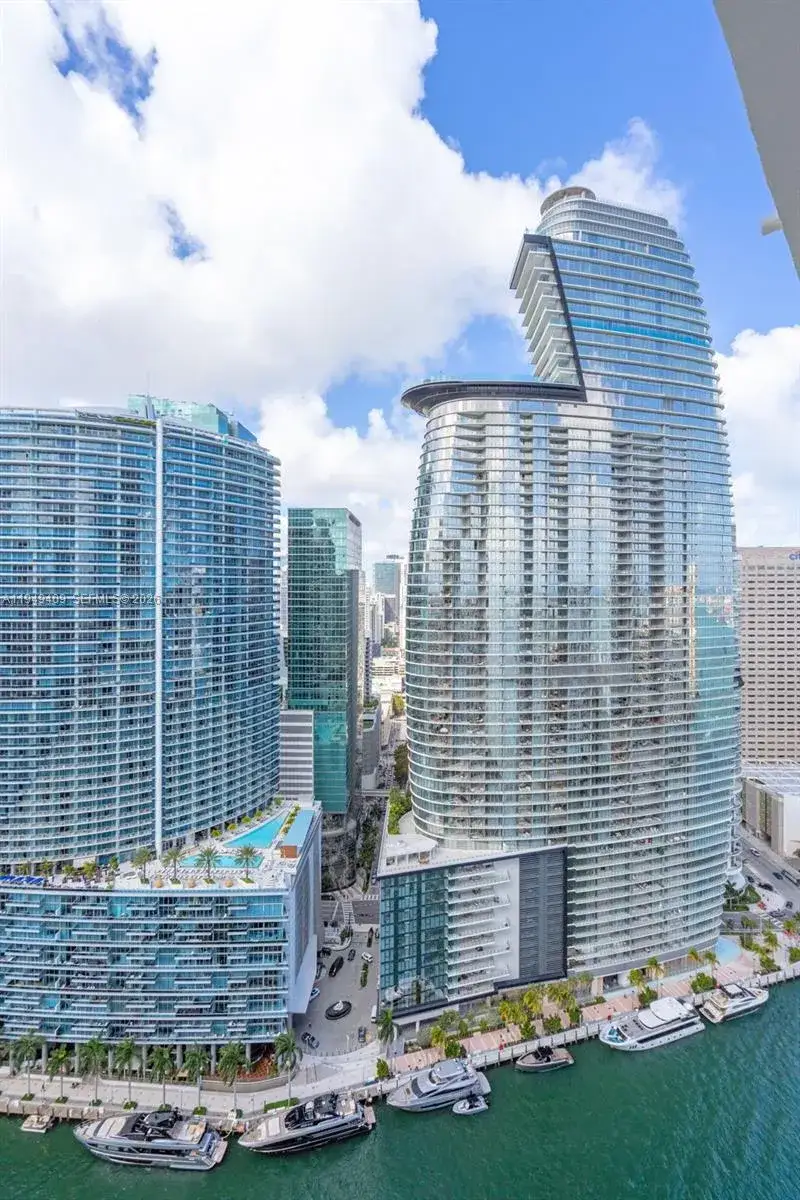 1 bedroom 1 bath Residential for sale at 465 Brickell Ave # 4006, Miami FL 33131