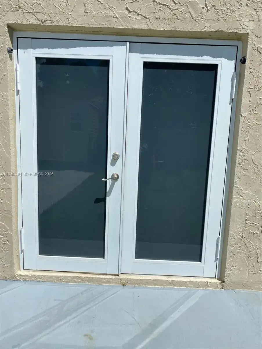 1 bath Residential Lease for rent at 20440 SW 122nd Pl, Miami FL 33177