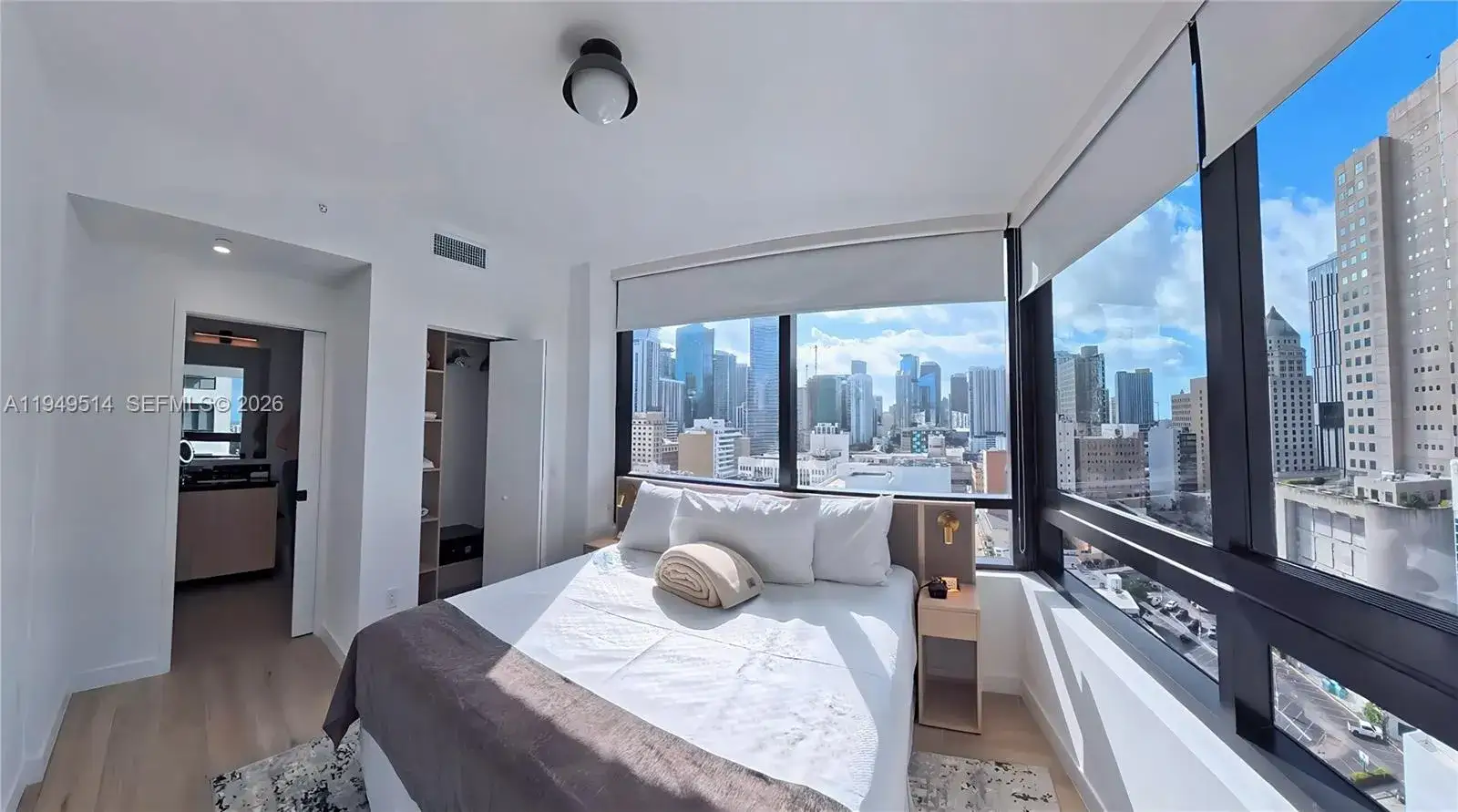 2 bedroom 2 bath Residential Lease for rent at 225 N Miami Ave # 1812, Miami FL 33132