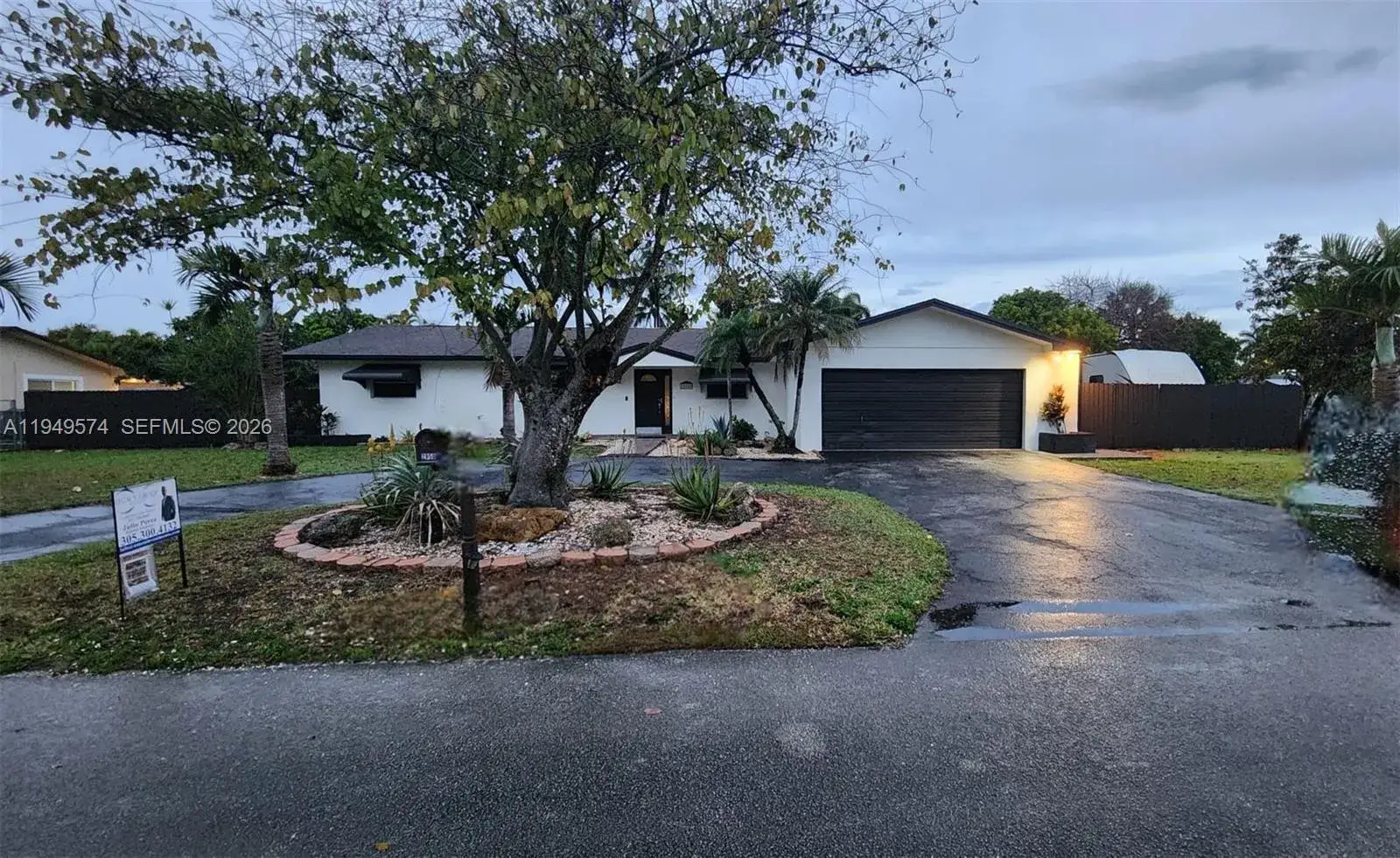 3 bedroom 2 bath Residential for sale at 28500 SW 161st Ave, Homestead FL 33033