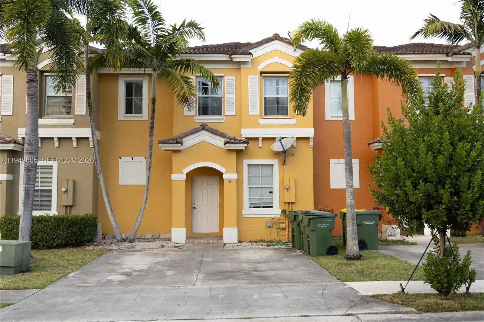 3 bedroom 3 bath Residential for sale at 761 SE 2nd St, Homestead FL 33030