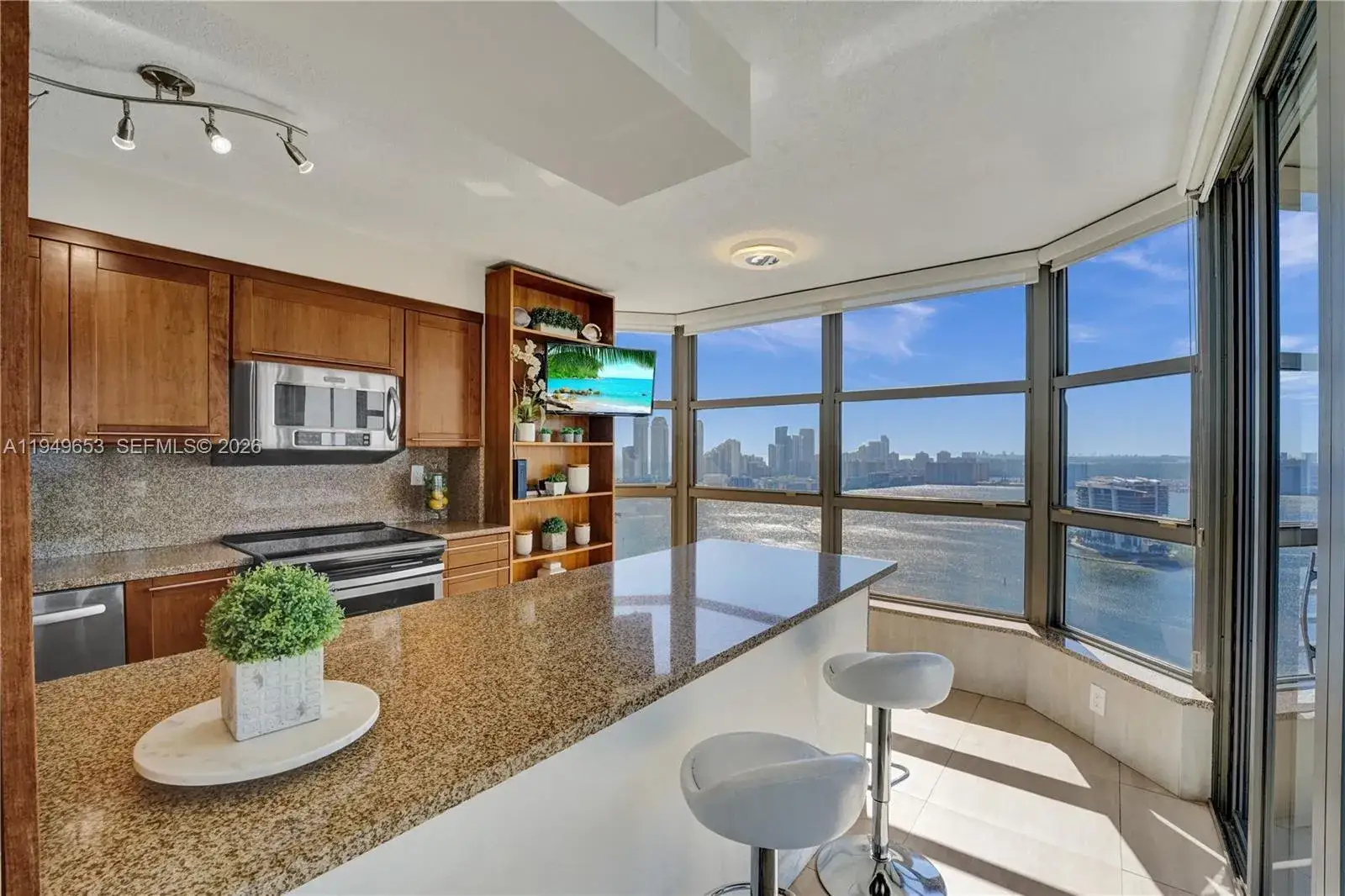 3 bedroom 3 bath Residential for sale at 3500 Mystic Pointe Dr # 3601, Aventura FL 33180